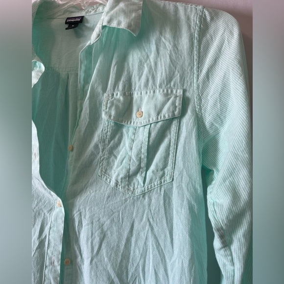 Patagonia Women’s Mint Green Long Sleeve Stripped Button Down Shirt Size Medium - Picture 3 of 7
